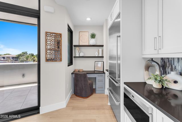 7502 E MAIN Street 2004, Scottsdale, AZ 85251
