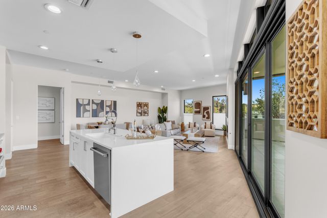 7502 E MAIN Street 2004, Scottsdale, AZ 85251