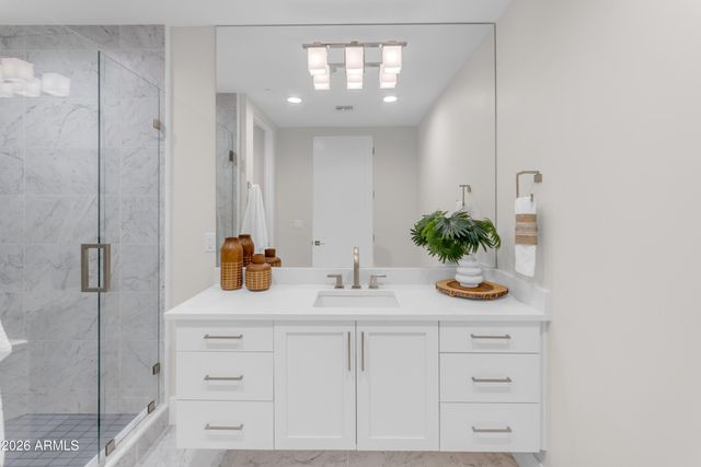 7502 E MAIN Street 2004, Scottsdale, AZ 85251