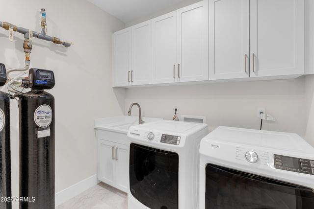 7502 E MAIN Street 2004, Scottsdale, AZ 85251
