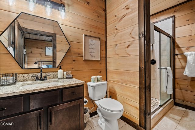 834 Pine Top Lane, Gatlinburg, TN 37738