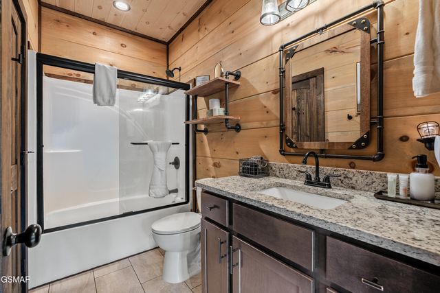 834 Pine Top Lane, Gatlinburg, TN 37738