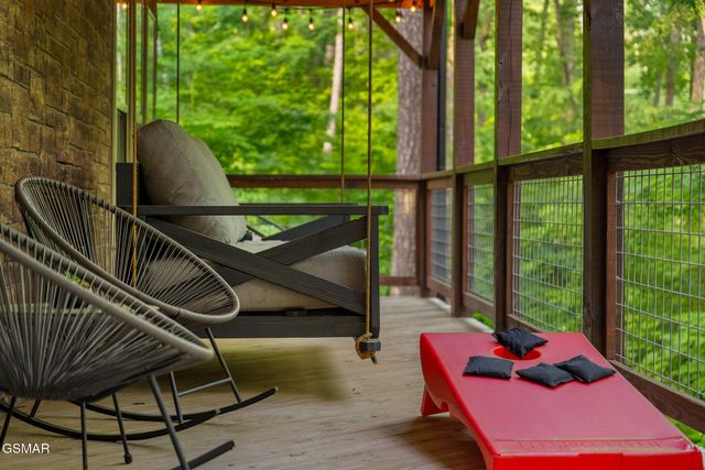 834 Pine Top Lane, Gatlinburg, TN 37738