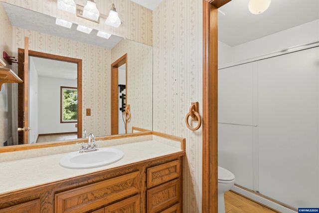 2055 SE Oak Crest Dr, Hillsboro, OR 97123