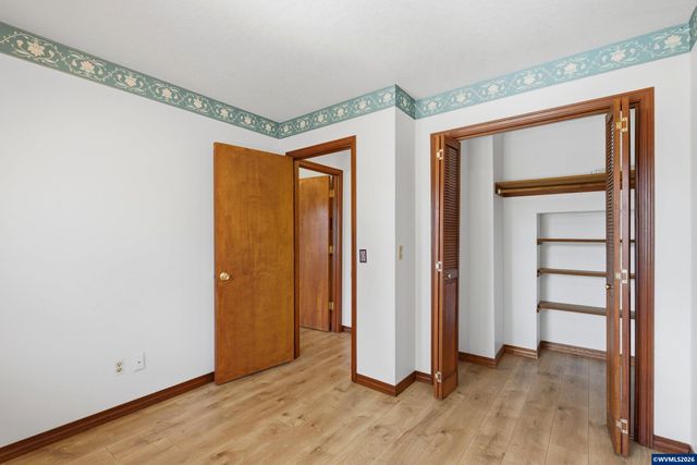 2055 SE Oak Crest Dr, Hillsboro, OR 97123