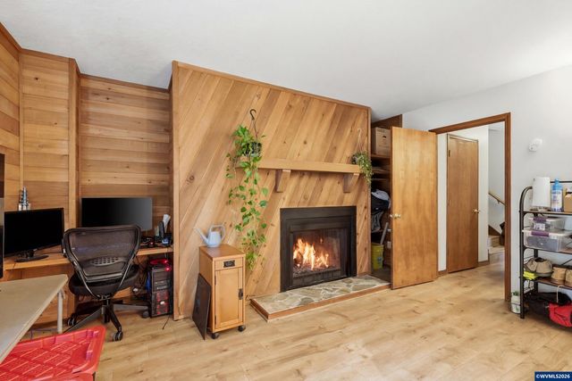 2055 SE Oak Crest Dr, Hillsboro, OR 97123