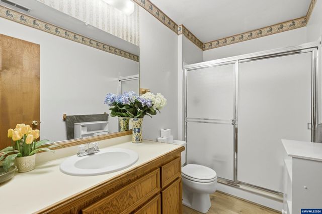 2055 SE Oak Crest Dr, Hillsboro, OR 97123