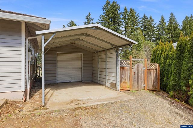 2055 SE Oak Crest Dr, Hillsboro, OR 97123
