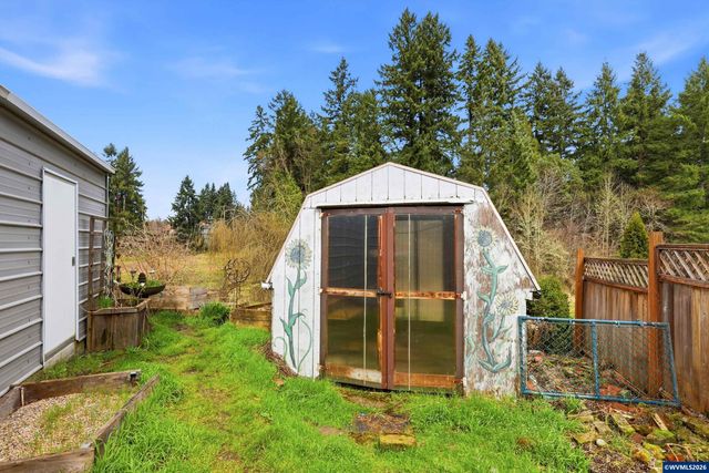 2055 SE Oak Crest Dr, Hillsboro, OR 97123