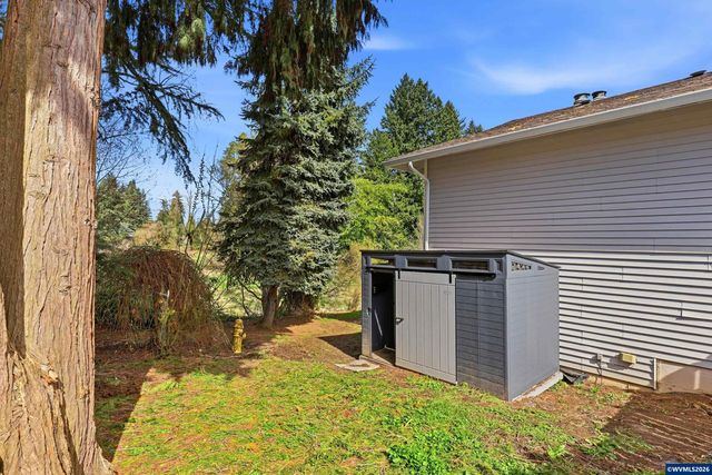 2055 SE Oak Crest Dr, Hillsboro, OR 97123