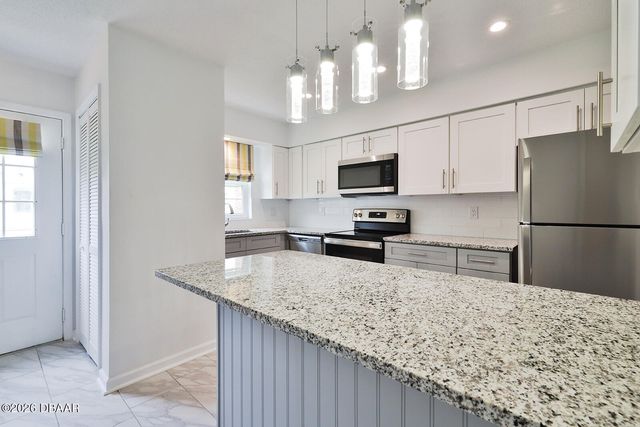2200 S Palmetto Avenue b030, South Daytona, FL 32119