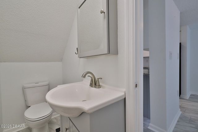 2200 S Palmetto Avenue b030, South Daytona, FL 32119