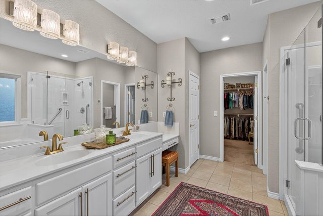 20 Augusta DR, Meadowlakes, TX 78654