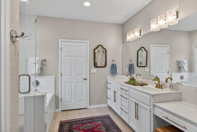 20 Augusta DR, Meadowlakes, TX 78654