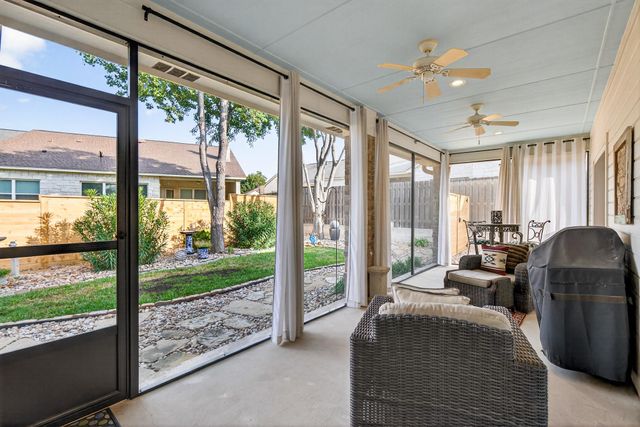 20 Augusta DR, Meadowlakes, TX 78654