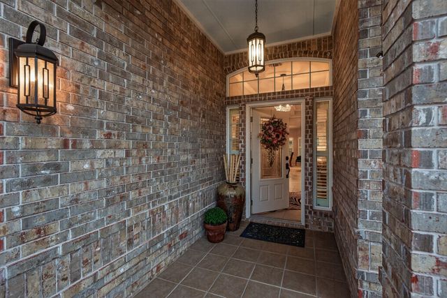 20 Augusta DR, Meadowlakes, TX 78654