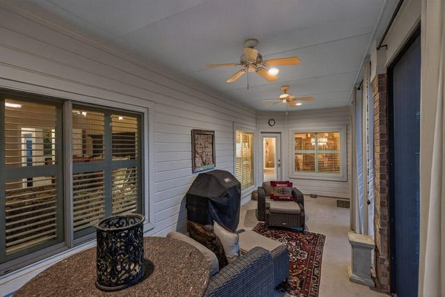 20 Augusta DR, Meadowlakes, TX 78654