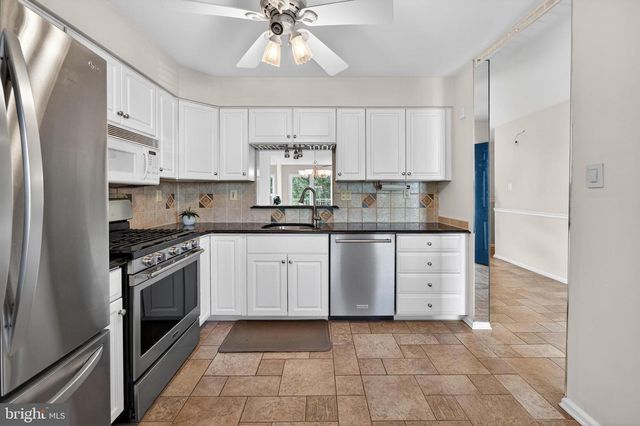 7401-A NORMANDY DR, Mount Laurel, NJ 08054
