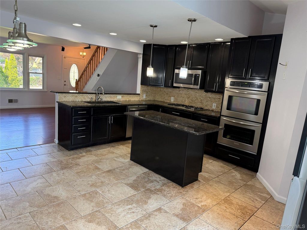 80 Westerly Street, Yonkers, NY 10704 — photo 2