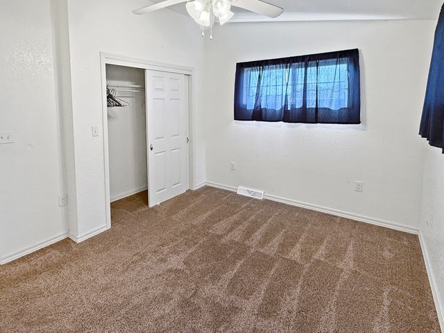 2521 S Schifferdecker Avenue, Joplin, MO 64804