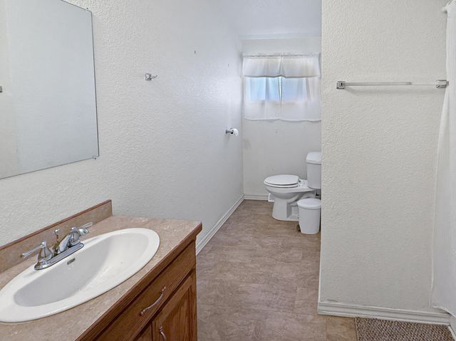 2521 S Schifferdecker Avenue, Joplin, MO 64804