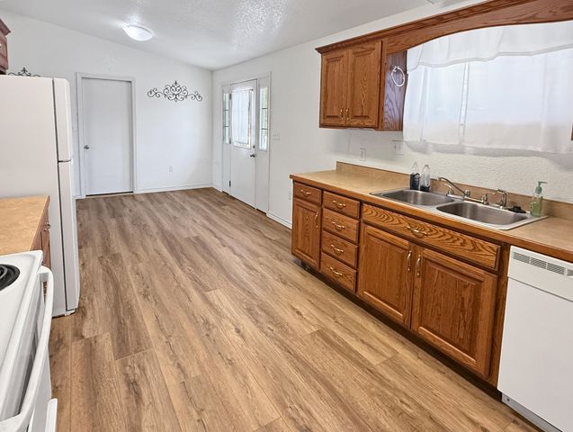 2521 S Schifferdecker Avenue, Joplin, MO 64804