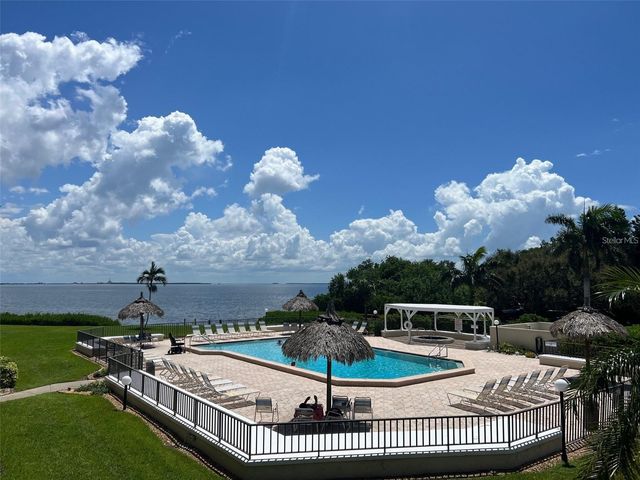 6372 PALMA DEL MAR BOULEVARD S 219, St Petersburg, FL 33715