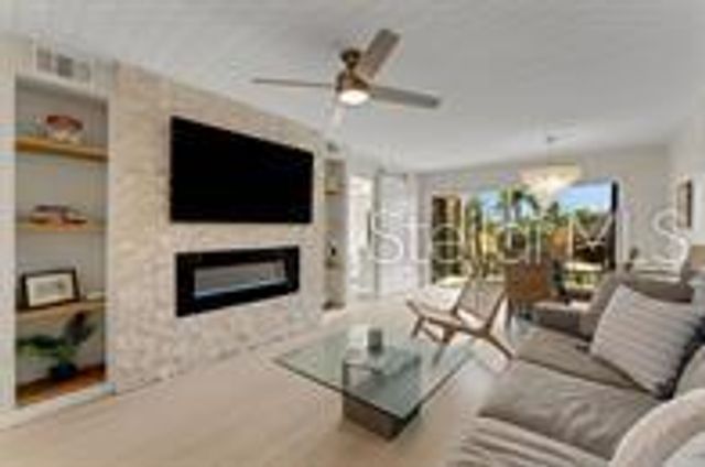6372 PALMA DEL MAR BOULEVARD S 219, St Petersburg, FL 33715