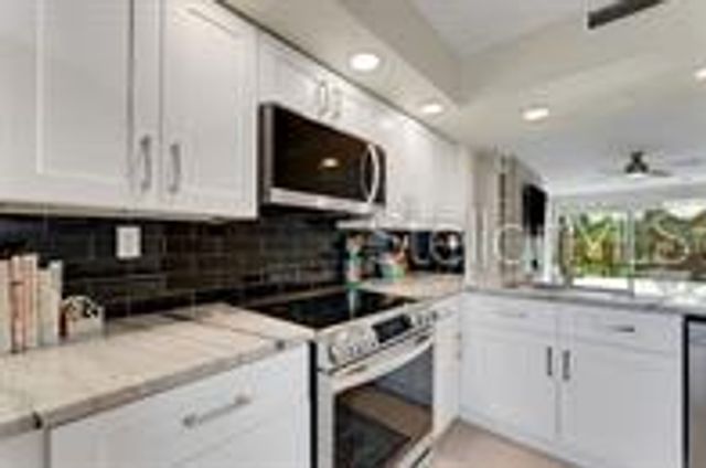 6372 PALMA DEL MAR BOULEVARD S 219, St Petersburg, FL 33715