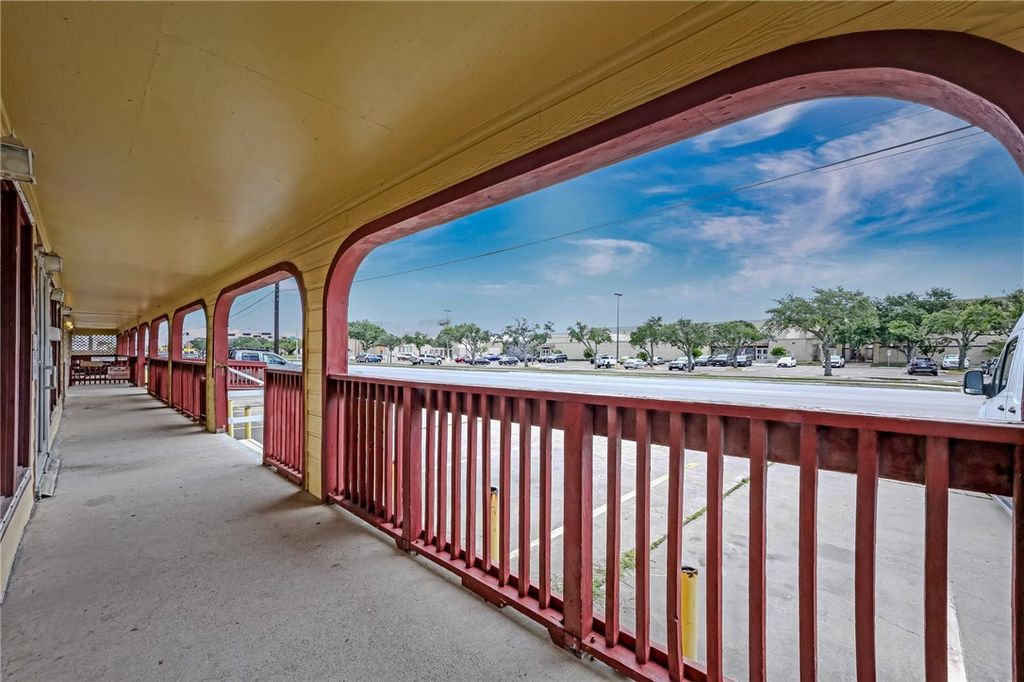 2621 Ayers St, Corpus Christi, TX 78404 — photo 5