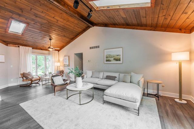 2248 Sandover Road, Columbus, OH 43220
