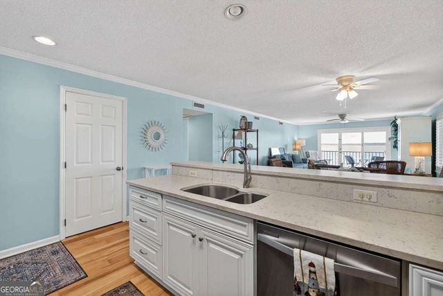 100 Floyd Street 201, St. Simons, GA 31522