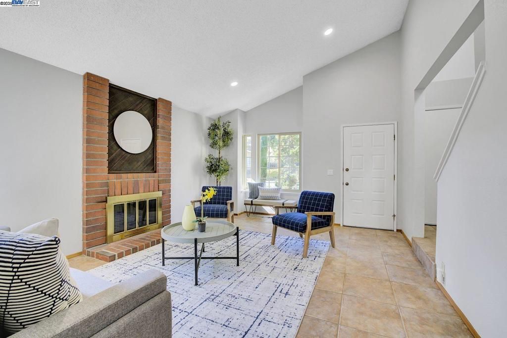 559 Bayview Park Dr, Milpitas, CA 95035