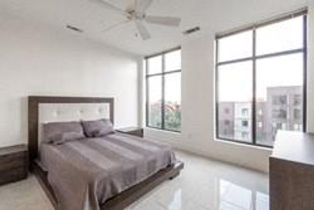 301 NE 4th Street 11, Oklahoma City, OK 73104