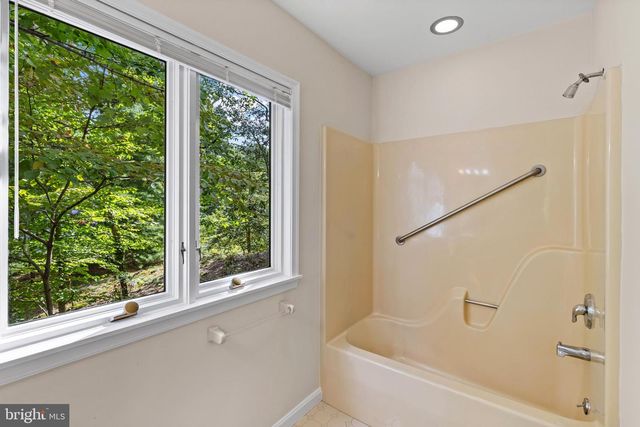 105 WALLACE MANOR RD, Edgewater, MD 21037