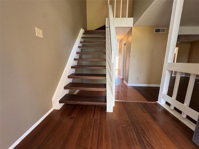 7170 S Dairy Ashford Road, Houston, TX 77072