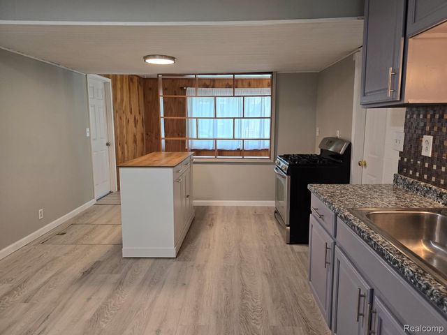 21411 Collingham Avenue, Farmington Hills, MI 48336