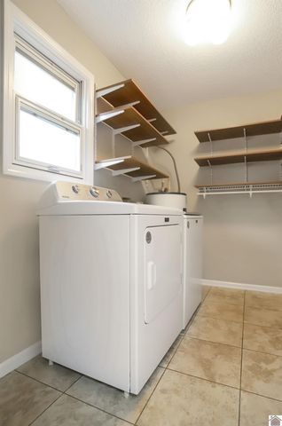 2200 Brookhaven Dr, Murray, KY 42071