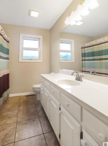 2200 Brookhaven Dr, Murray, KY 42071