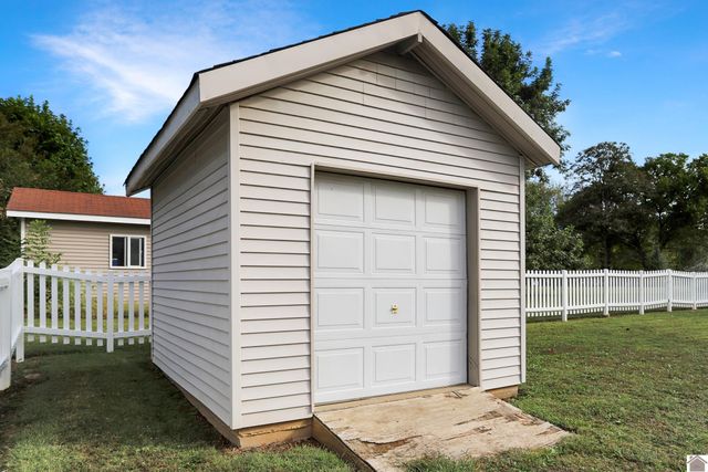 2200 Brookhaven Dr, Murray, KY 42071