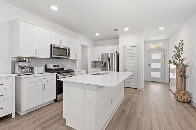 121 New Hampton WAY, San Marcos, TX 78666