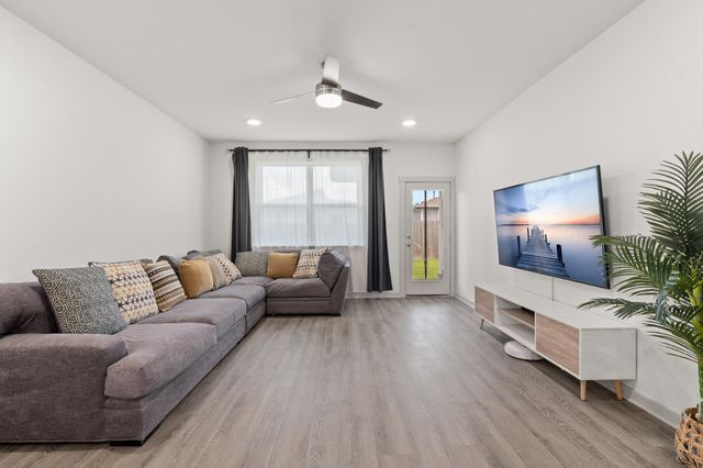 121 New Hampton WAY, San Marcos, TX 78666
