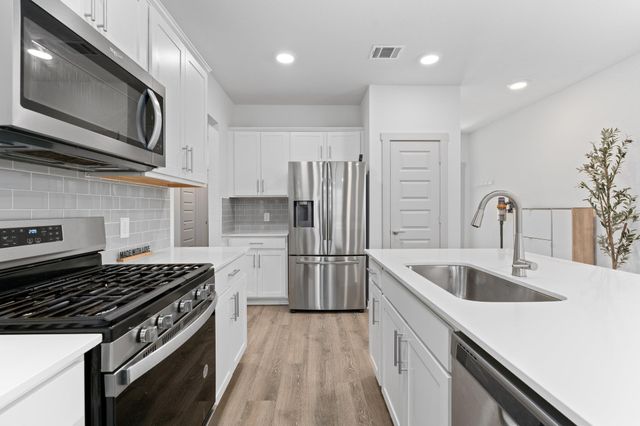 121 New Hampton WAY, San Marcos, TX 78666
