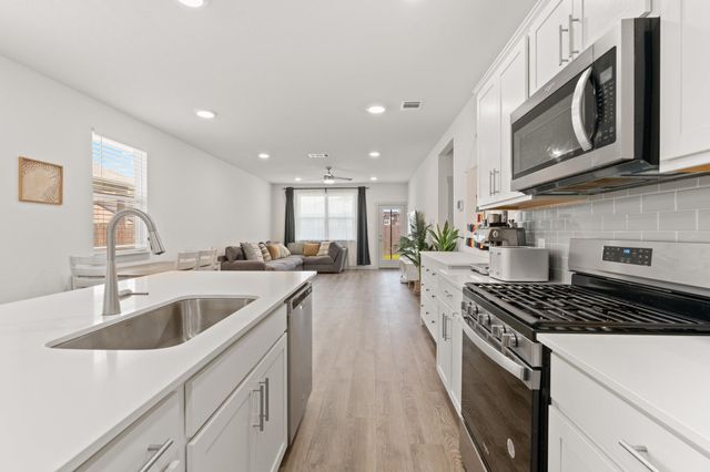 121 New Hampton WAY, San Marcos, TX 78666