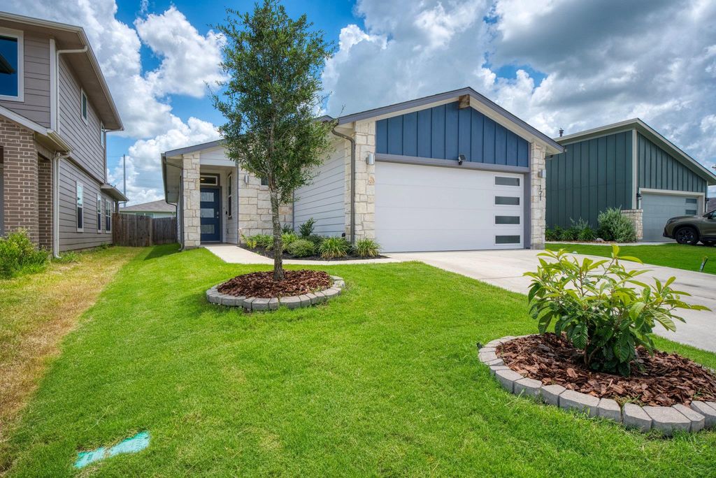 121 New Hampton WAY, San Marcos, TX 78666