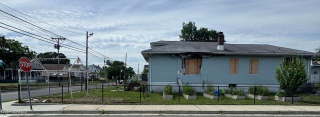 225 Carr Avenue, Keansburg, NJ 07734
