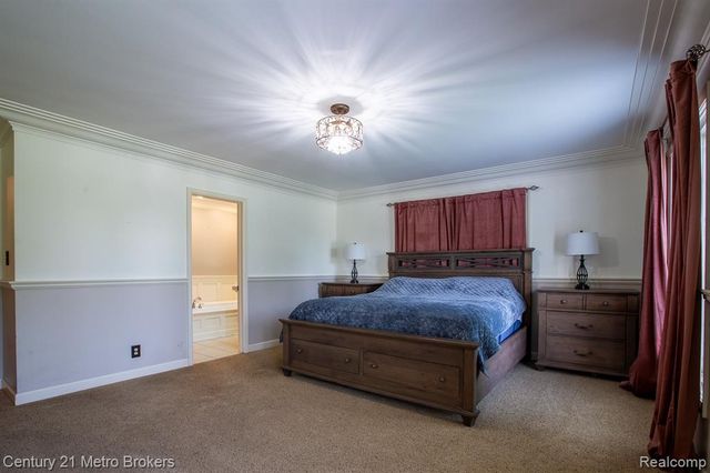 9270 Hidden Valley Court, Grand Blanc, MI 48439