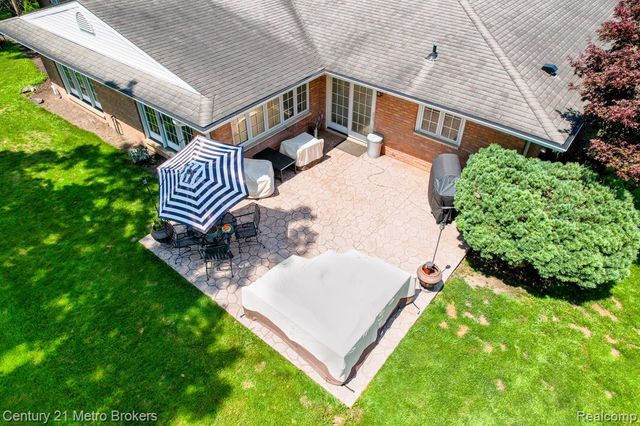 9270 Hidden Valley Court, Grand Blanc, MI 48439