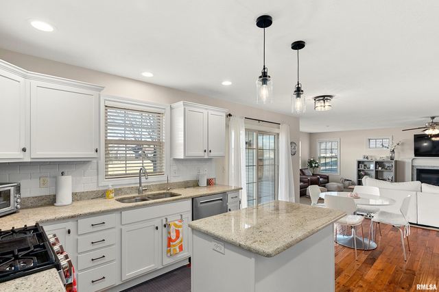 4609 N WEAVERRIDGE Boulevard, Peoria, IL 61615