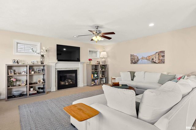 4609 N WEAVERRIDGE Boulevard, Peoria, IL 61615